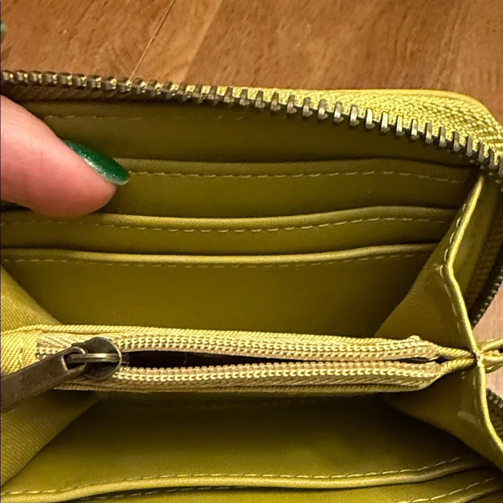 Universal Threads Yellow Leather Zip Wallet - Women - Picture 5 of 8